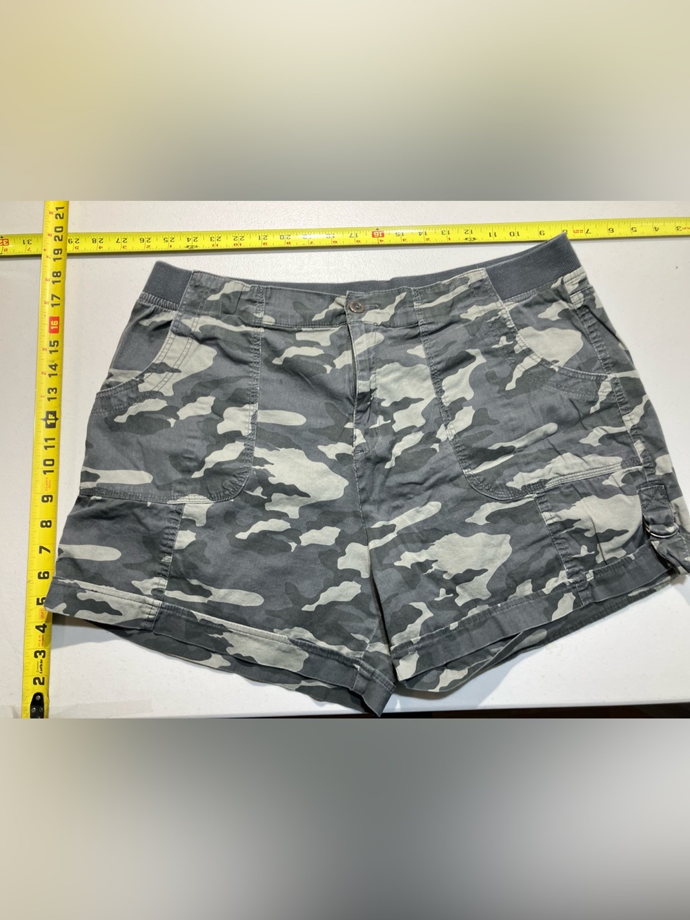 DASH Gray Camouflage Utility Shorts Stretch Comfort Waist Size L Camo